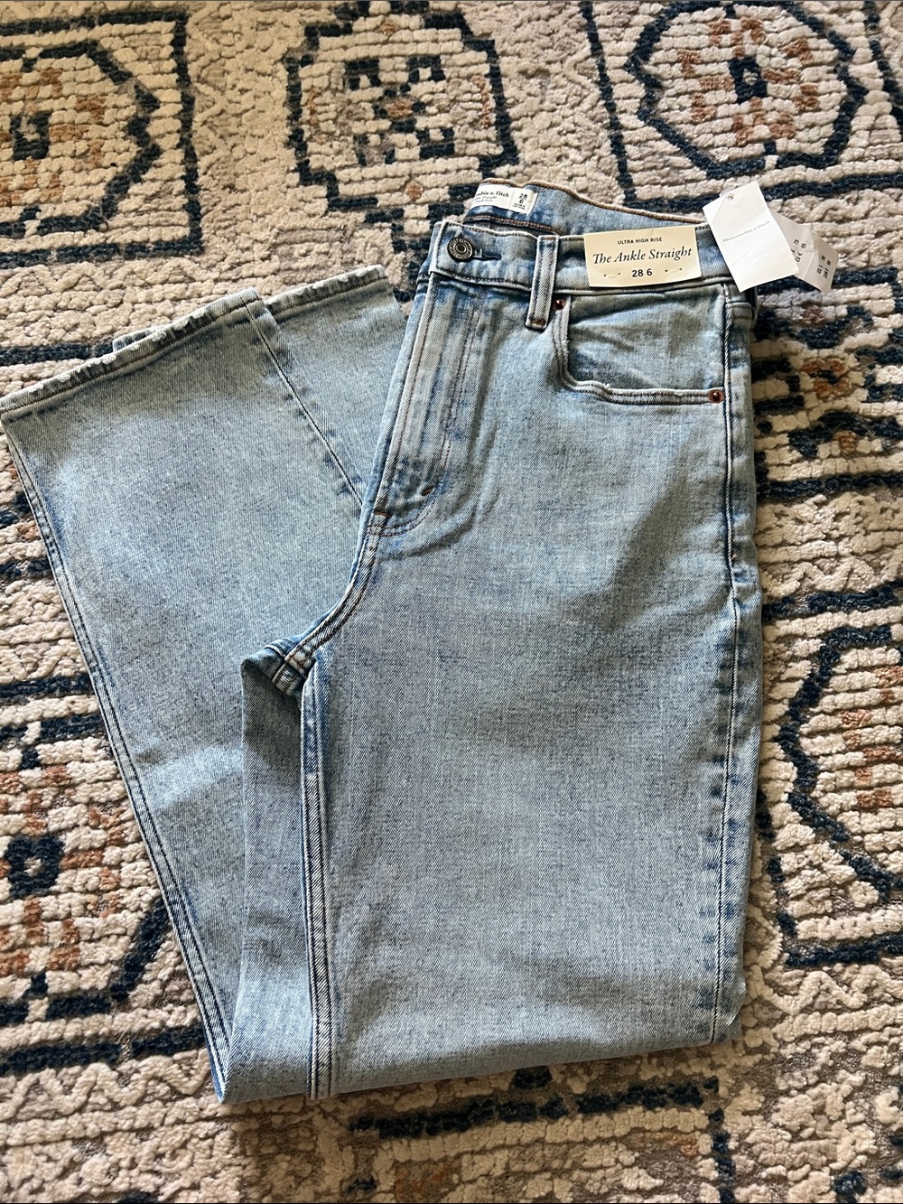 Abercrombie & Fitch The Ankle Straight ultra high rise size 28/6